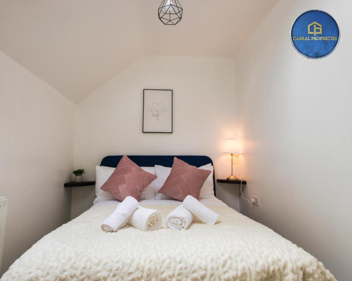 2 Bedroom House By Cabral Monthly Special Price Apartment Reading