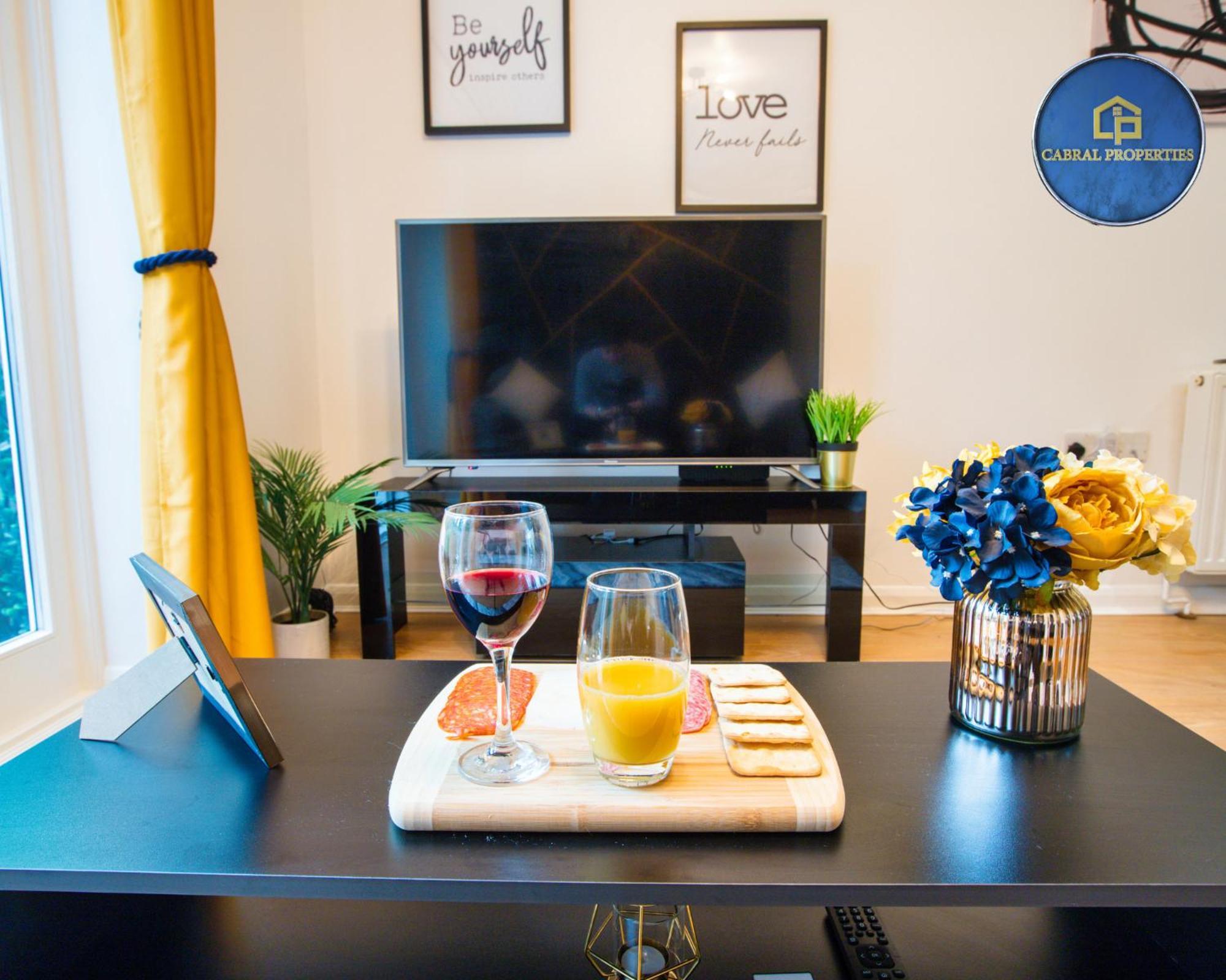 2 Bedroom House By Cabral Monthly Special Price Apartment Reading